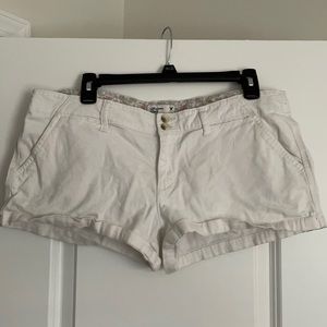⭐️White American Eagle shorts